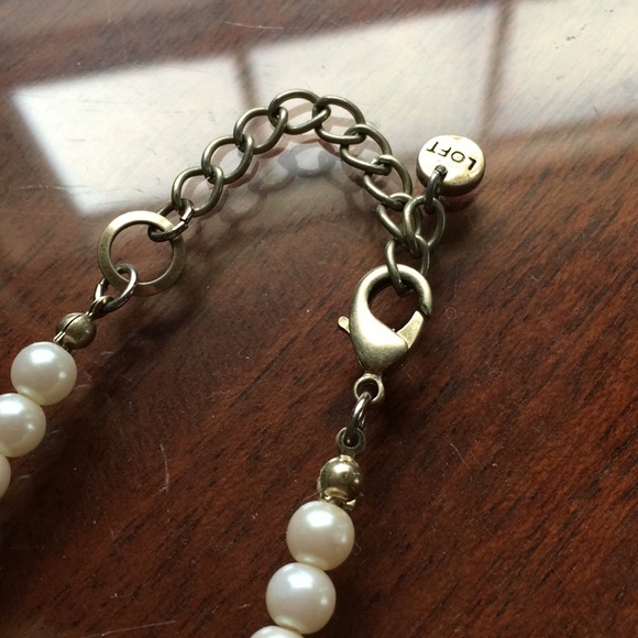 LOFT Pearl and rhinestone necklace - Picture 3 of 4